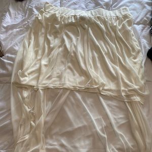 Hi low skirt. Very flowly.